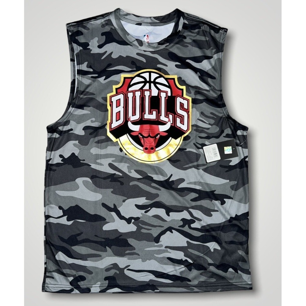 Chicago Bulls Men's NBA Team Apparel Badge Of Honor Tank Top Size Large Camo